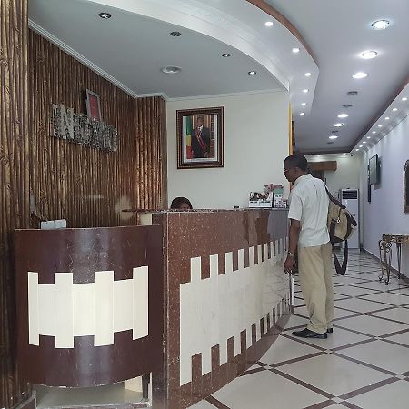 Novo Hotel Браззавиль Экстерьер фото