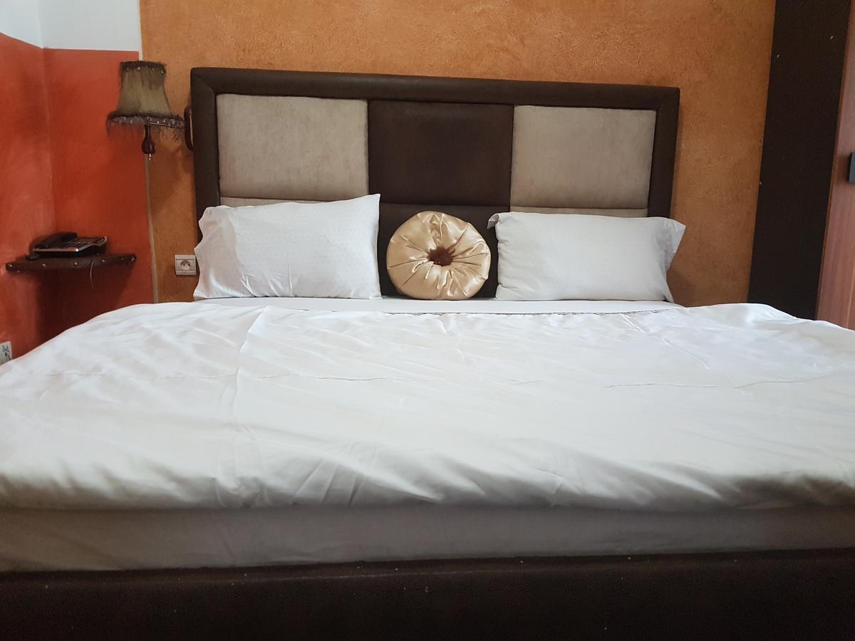Novo Hotel Браззавиль Экстерьер фото