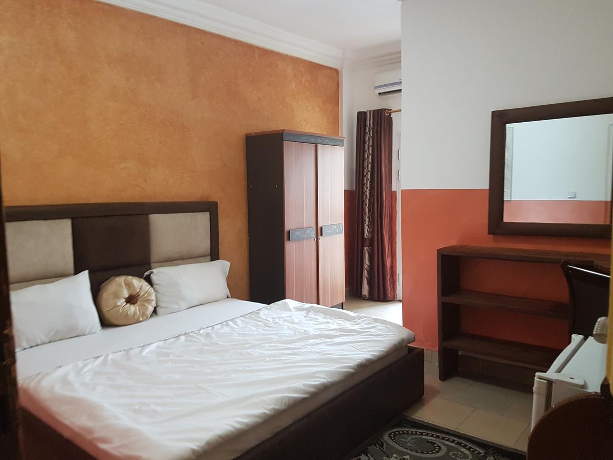 Novo Hotel Браззавиль Экстерьер фото